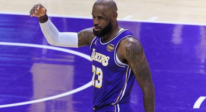 别再沉迷老詹回归！骑士已蜕变，哈登带队冲东决才是主旋律