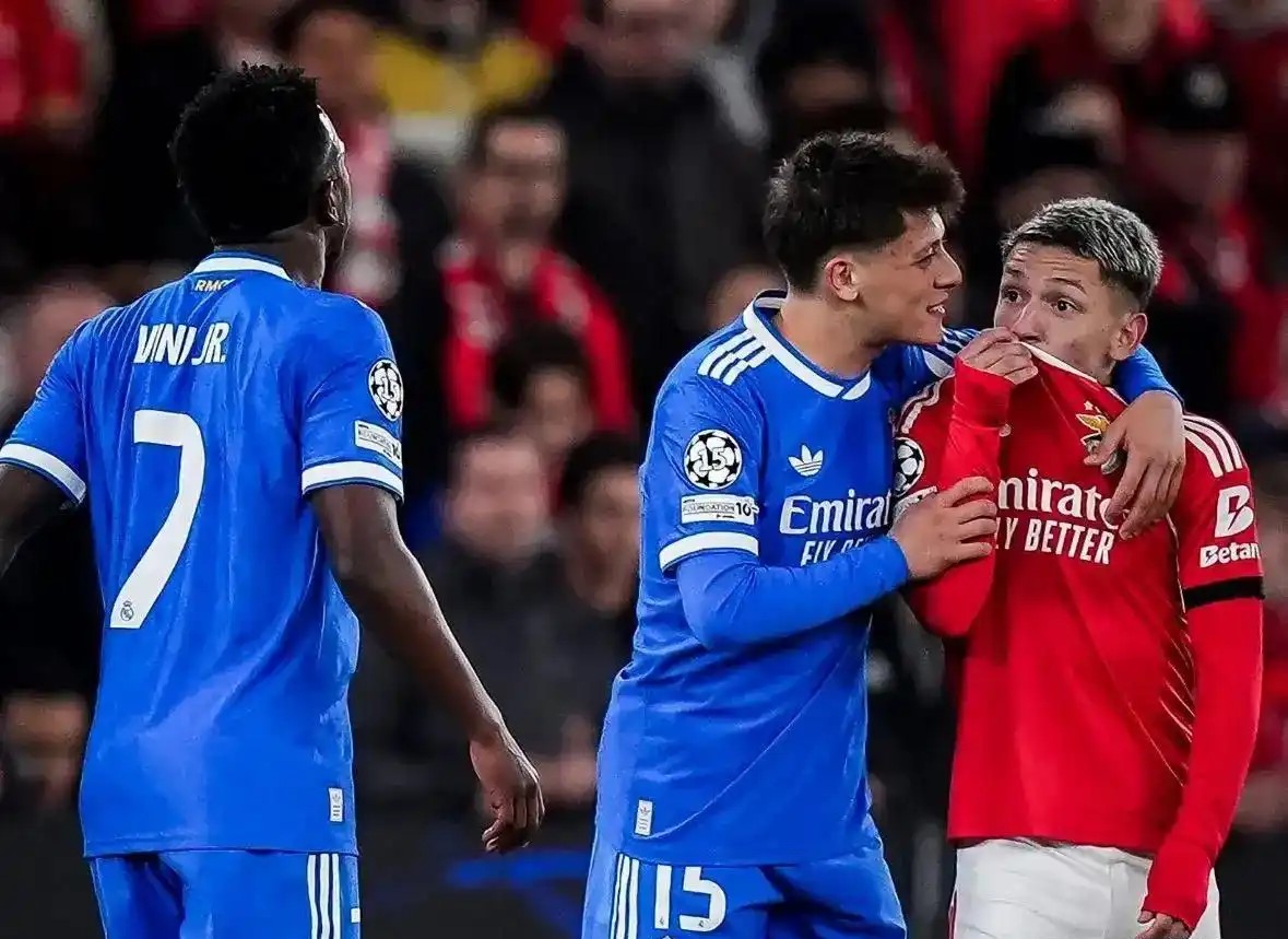 20岁本菲卡新星普雷斯蒂安尼被指控辱骂.jpg 20岁本菲卡新星普雷斯蒂安尼被指控辱骂.jpg